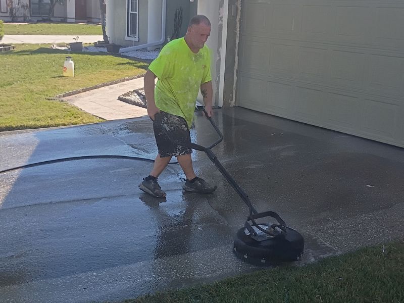 Professional Pressure Washing Orlando FL | Driveway & House Cleaning